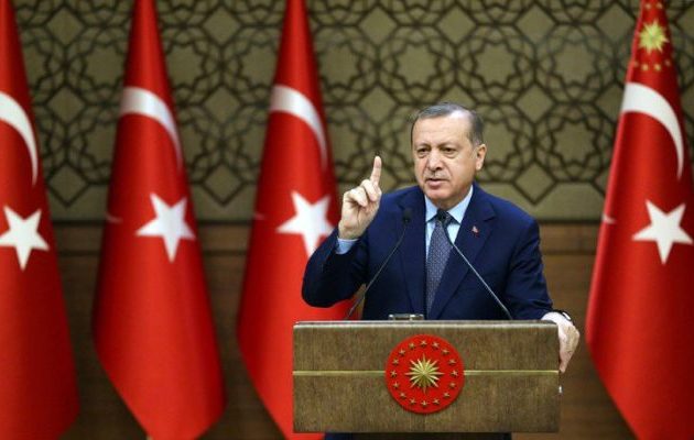 Ο Ερντογάν διαψεύδει ότι η οικογένειά του έβγαλε χρήματα στο εξωτερικό