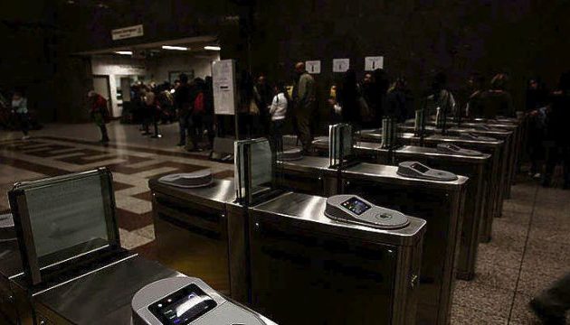 Επαναφορτιζόμενα τα νέα ηλεκτρονικά εισιτήρια και κάρτες – Πότε λέμε “τέλος” στα χάρτινα