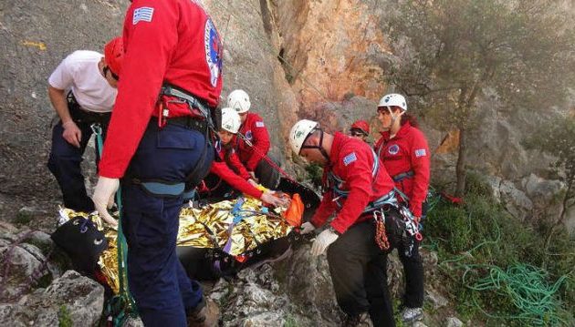 Μεγάλη επιχείρηση για απεγκλωβισμό τραυματία στο Άγιο Όρος
