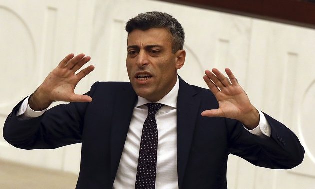 Τούρκος βουλευτής ζητά πόλεμο με την Ελλάδα για τα νησιά του Αιγαίου