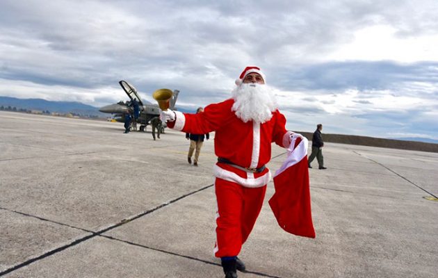 Η εντυπωσιακή άφιξη του Άγιου Βασίλη με F-16 (φωτο)