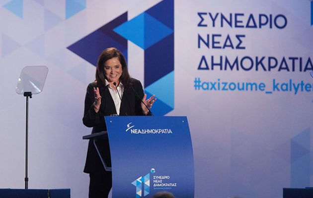 Η Ντόρα μειώνει και “πατρονάρει” τον Κυριάκο: Θα κάνουμε τον Μητσοτάκη τον καλύτερο Πρωθυπουργό
