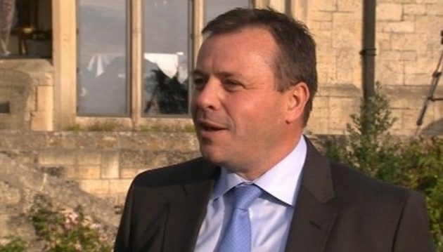 Βρετανός μεγιστάνας: Η Μέι πρόδωσε τη χώρα της