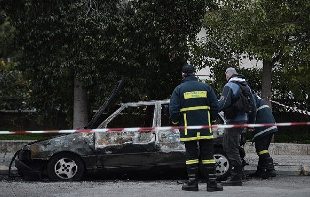 Οδηγός κάηκε ζωντανός μέσα στο αμάξι του στην Γλυφάδα (βίντεο)