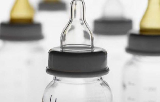 Προσοχή! Ανακαλούνται βρεφικά γάλατα στην Ελλάδα για σαλμονέλα