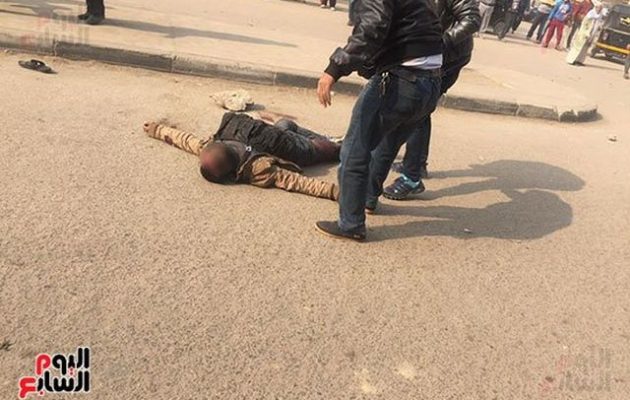 Ένοπλος άνοιξε πυρ σε κοπτική εκκλησία στο Κάιρο – Τουλάχιστον 10 νεκροί