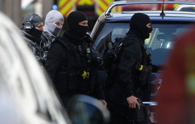 Συνελήφθησαν άνδρας και γυναίκα τζιχαντιστές του Ισλαμικού Κράτους πριν χτυπήσουν στη Γαλλία