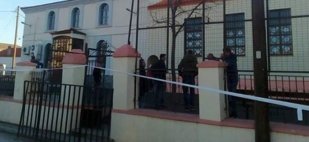 Οι σαρωτικοί έλεγχοι της φρουράς Ερντογάν στο τζαμί Κιρ Μαχαλέ στην Κομοτηνή (φωτο)