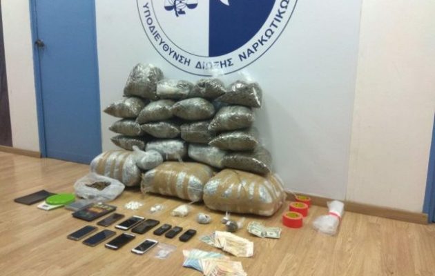 Εξαρθρώθηκε σπείρα που διακινούσε ναρκωτικά με αρχηγό Αλβανό και μέλη Έλληνες