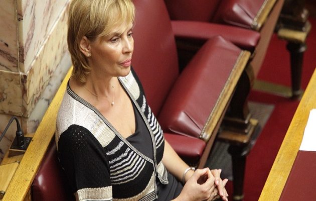 Στηρίζει Τσίπρα η Παπακώστα: Νέα εποχή ανατέλλει για τον Ελληνισμό