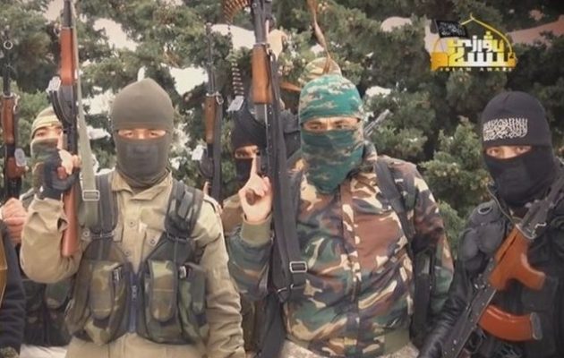 Ο συριακός στρατός εξαπέλυσε σφοδρό βομβαρδισμό στους Ουιγούρους Τούρκους στη βορειοδυτική Συρία