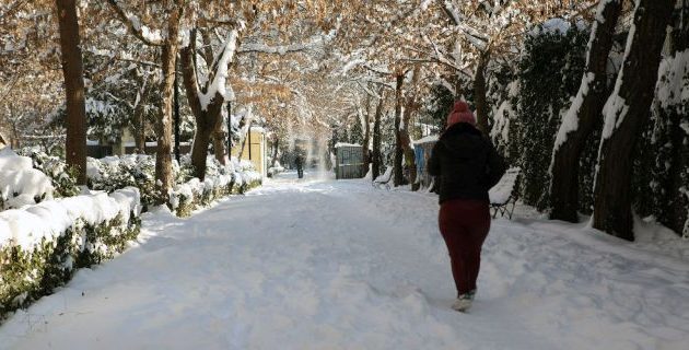 Ο “Θησέας” σαρώνει τη χώρα – Στα χιόνια η Βόρεια Ελλάδα – Έρχονται ακραία φαινόμενα και στην Αττική