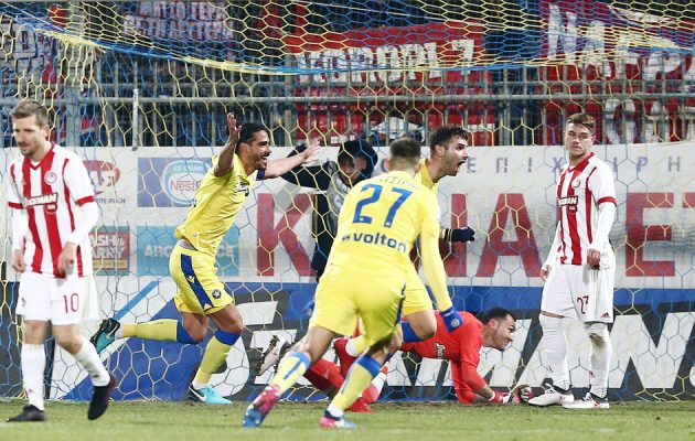 Ο Ολυμπιακός έφερε 1-1 με τον Αστέρα και έπεσε από την κορυφή