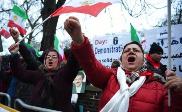 Αντι-συγκεντρώσεις από φιλοκυβερνητικούς διαδηλωτές στο Ιράν