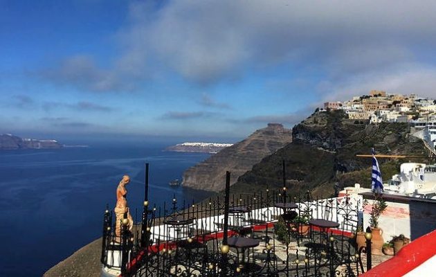 Daily Telegraph: Ελλάδα και Κύπρος κορυφαίοι τουριστικοί προορισμοί το 2018