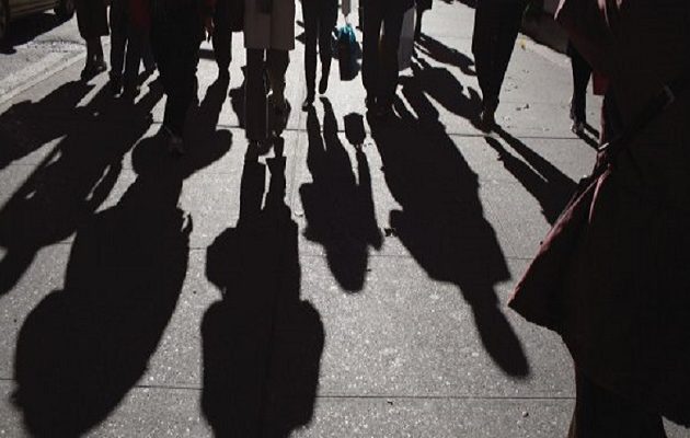 Αυτά είναι τα νέα μέτρα για την αδήλωτη εργασία – Τι προβλέπει το νομοσχέδιο – σκούπα