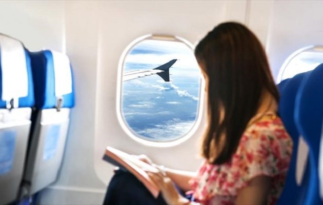 Ινδός έγδυσε και έτριβε τα γεννητικά όργανα 22χρονης μέσα σε αεροπλάνο ενώ εκείνη κοιμόταν