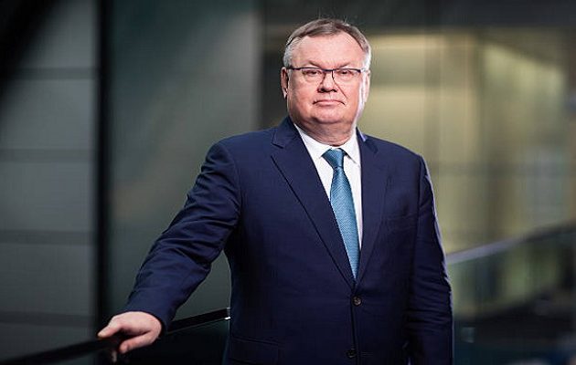 Ρώσος τραπεζίτης: Οι ΗΠΑ μας κήρυξαν οικονομικό πόλεμο  για να ανατρέψουν τον Πούτιν