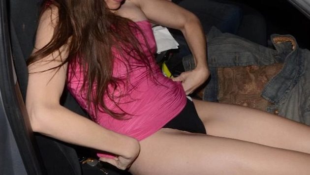 48χρονη πρώην πρωταγωνίστρια του Baywatch τα πέταξε όλα (φωτο)