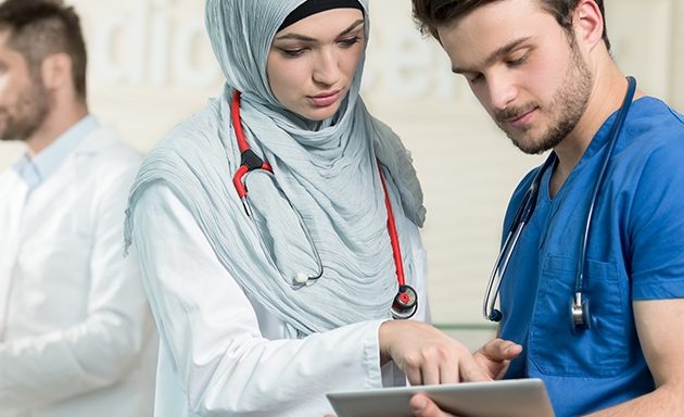 Νέο νοσοκομείο στη Σαουδική Αραβία προσλαμβάνει Έλληνες γιατρούς με μισθό 10.000 ευρώ αφορολόγητα