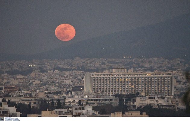 Το μεγαλύτερο φεγγάρι των τελευταίων 150 χρόνων στην Ελλάδα (φωτο)