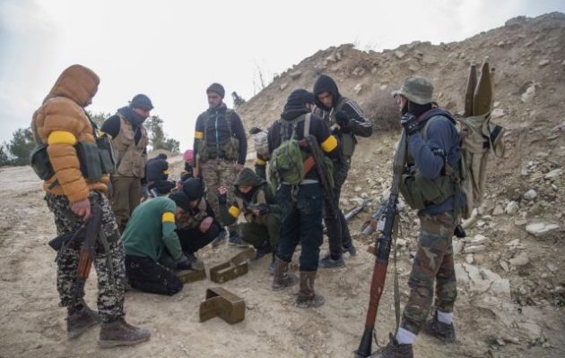 Αρνούνται να πολεμήσουν οι μισθοφόροι του FSA τους Κούρδους: «Στέλνουν εμάς στην πρώτη γραμμή και οι Τούρκοι πίνουν τσάι»