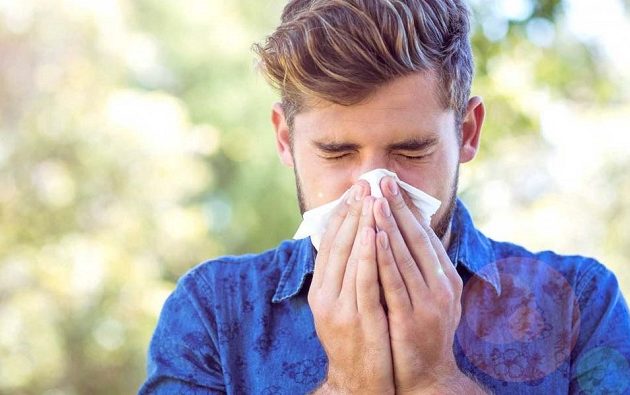 Βρετανός έπαθε ρήξη λάρυγγα γιατί κράτησε το φτέρνισμά του