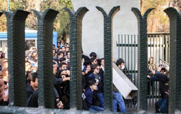 «Ξένους πράκτορες» κατηγορούν για τους φόνους διαδηλωτών στο Ιράν