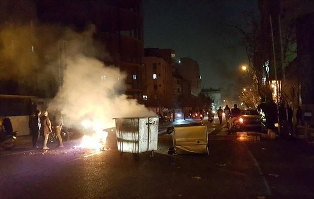 Τέσσερις νεκροί στις αντικυβερνητικές διαδηλώσεις στο Ιράν