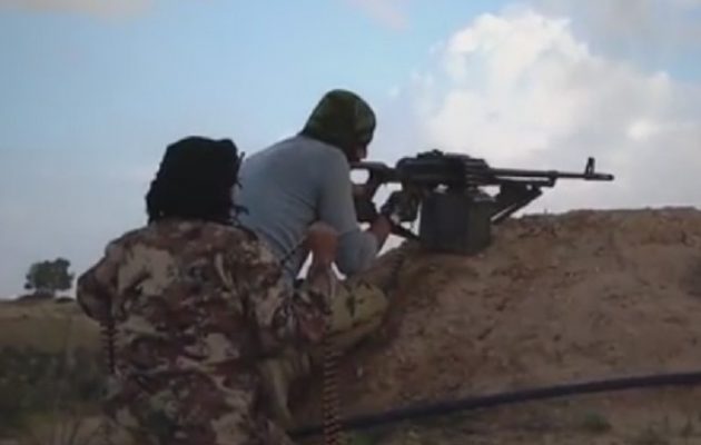 Το Ισλαμικό Κράτος διεξάγει πολύνεκρο ανταρτοπόλεμο στη συριακή έρημο