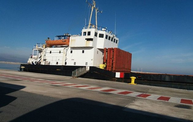 Φορτηγό πλοίο με εκρηκτικά πιάστηκε  στην Κρήτη – 8 συλλήψεις