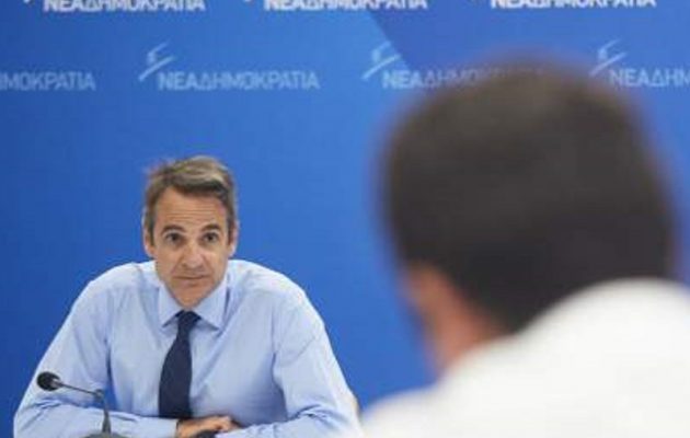 Πανικός Μητσοτάκη: Στην αρχή είπε “όχι” σε ενημέρωση για Σκόπια και μετά… “ναι”