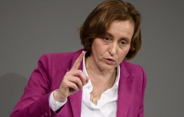 Τι έγραψε Γερμανίδα βουλευτής για τις “ορδές βαρβάρων και μουσουλμάνων βιαστών” και την “κυνηγά” η αστυνομία