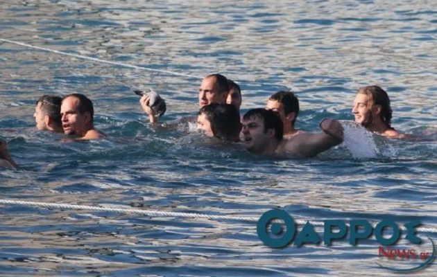 «Μακάβρια» Φώτα στην Καλαμάτα – Ψόφιο το περιστέρι
