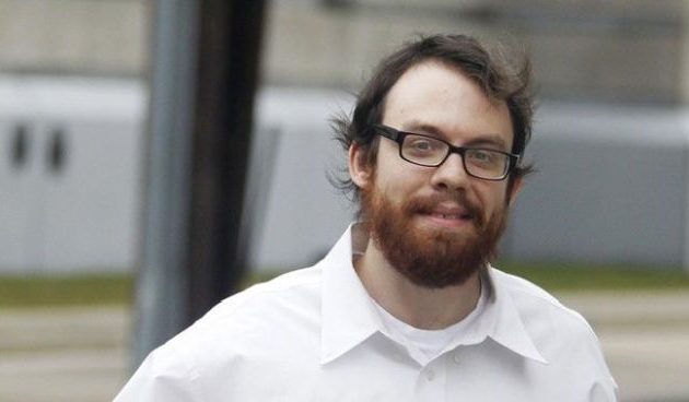 Μάνα νεοναζί “καρφώνει” τον γιο της πως έχει εβραϊκή καταγωγή