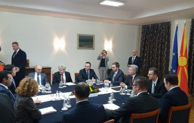Συμβούλιο πολιτικών αρχηγών στα Σκόπια – Δεν θα κάνουν δηλώσεις στον Τύπο