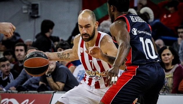 Διασύρθηκε ο Ολυμπιακός στη Βιτόρια, έχασε με 86-54 από την Μπασκόνια