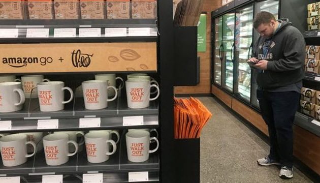 Επανάσταση από ΗΠΑ με σούπερ μάρκετ χωρίς ταμεία – Γιατί θα τα… “διέλυαν” τα Ελληνόπουλα