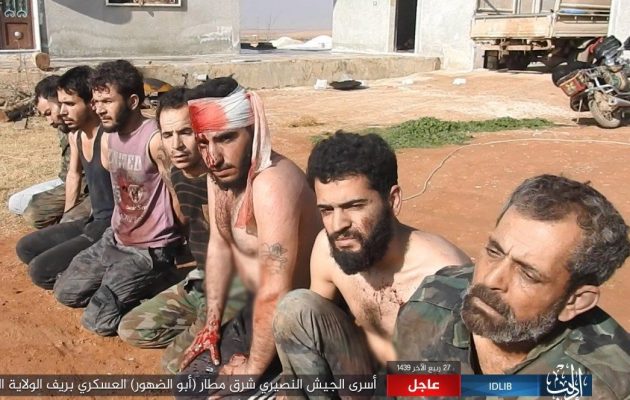 Πολλοί Σύροι στρατιώτες παραδίδονται στο Ισλαμικό Κράτος στη βορειοδυτική Συρία (φωτο)