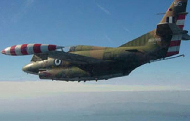Κατέπεσε εκπαιδευτικό αεροσκάφος της Πολεμικής Αεροπορίας – Σώοι οι πιλότοι