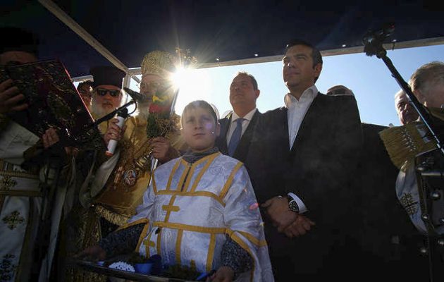 Τσίπρας από Κάλυμνο: “Μεταφορικό ισοδύναμο” με φθηνότερα καύσιμα και επιδότηση εισιτηρίων για τα νησιά (βίντεο)