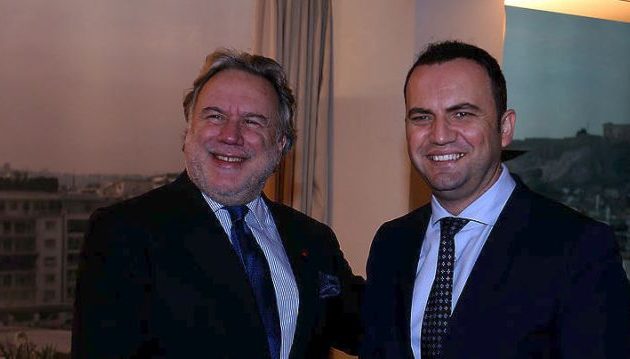 Σε εξέλιξη η συνάντηση Κατρούγκαλου-Οσμάνι στο υπουργείο Εξωτερικών