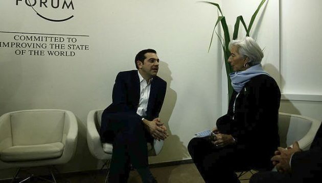 Με ποια “όπλα” για χρέος και ελληνική οικονομία γυρίζει ο Τσίπρας από το Νταβός