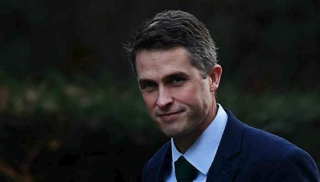 Υπουργός Άμυνας Βρετανίας: Η Ρωσία μας κατασκοπεύει – Θέλει να προκαλέσει το “απόλυτο χάος”