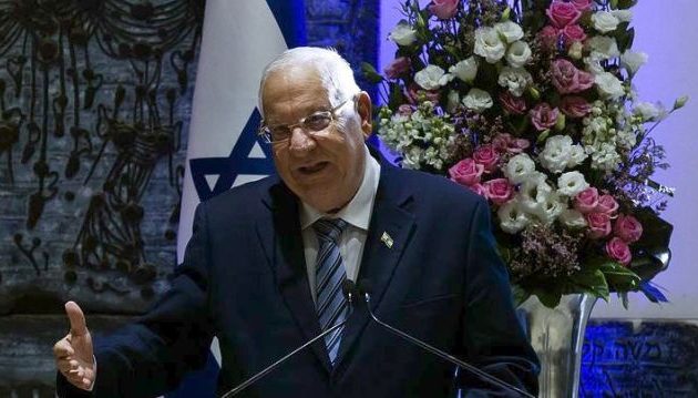 Έφθασε Αθήνα ο Ρεουβέν Ριβλίν – Στη Βεργίνα την Τρίτη ο πρόεδρος του Ισραήλ