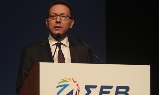 Ο ΣΕΒ αδειάζει τον Στουρνάρα για την αντίρρηση του για καθαρή έξοδο από τα μνημόνια