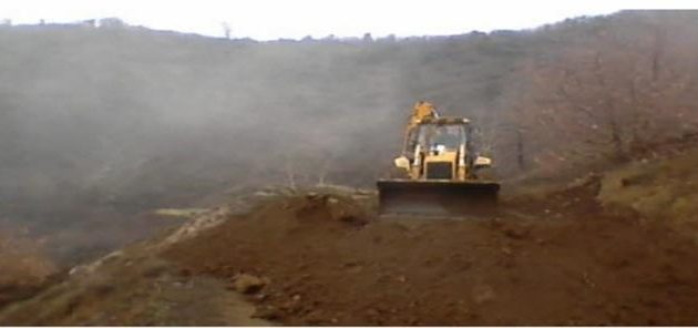 Εκκενώνονται σπίτια στα Τρίκαλα – Κατολισθήσεις απειλούν τις ζωές των κατοίκων