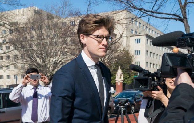 Δικηγόρος ομολόγησε ότι κατέθεσε ψέμματα για επαφές συμβούλου του Τραμπ στην υπόθεση «ρωσικής ανάμιξης»