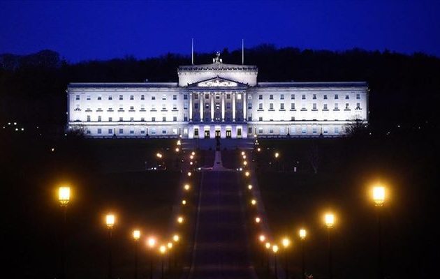 Αισιοδοξία στο Λονδίνο για λύση στο σχηματισμό κυβέρνησης στη Βόρεια Ιρλανδία