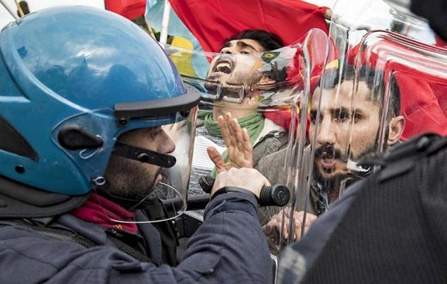 “Ερντογάν εκτελεστή” φώναζαν Κούρδοι διαδηλωτές στη Ρώμη (βίντεο)